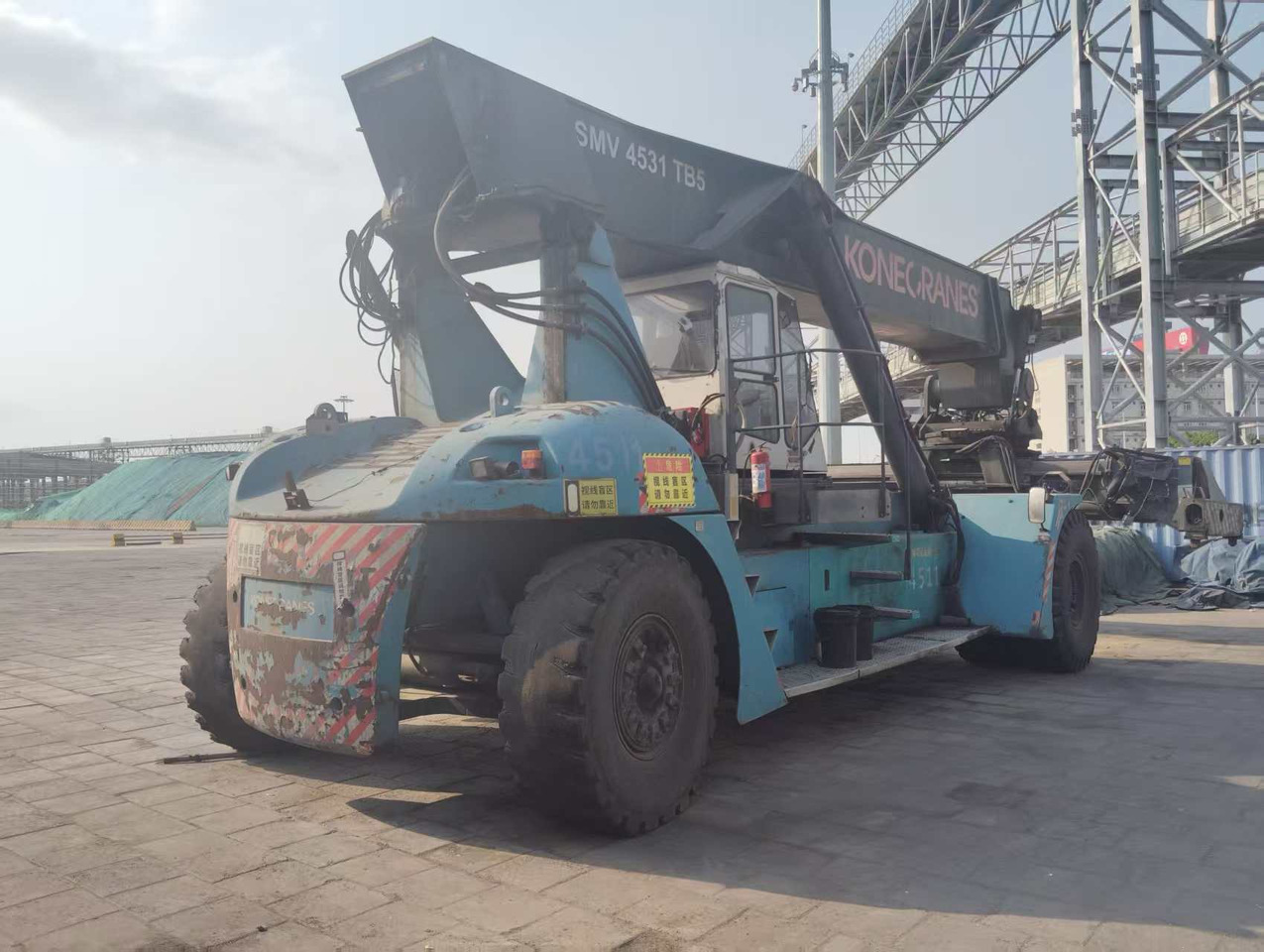 KONECRANES SMV 4531 TB5 45 TON REACH STACKER - Reach stacker: foto 2 KONECRANES SMV 4531 TB5 45 TON REACH STACKER - Reach stacker: foto 2