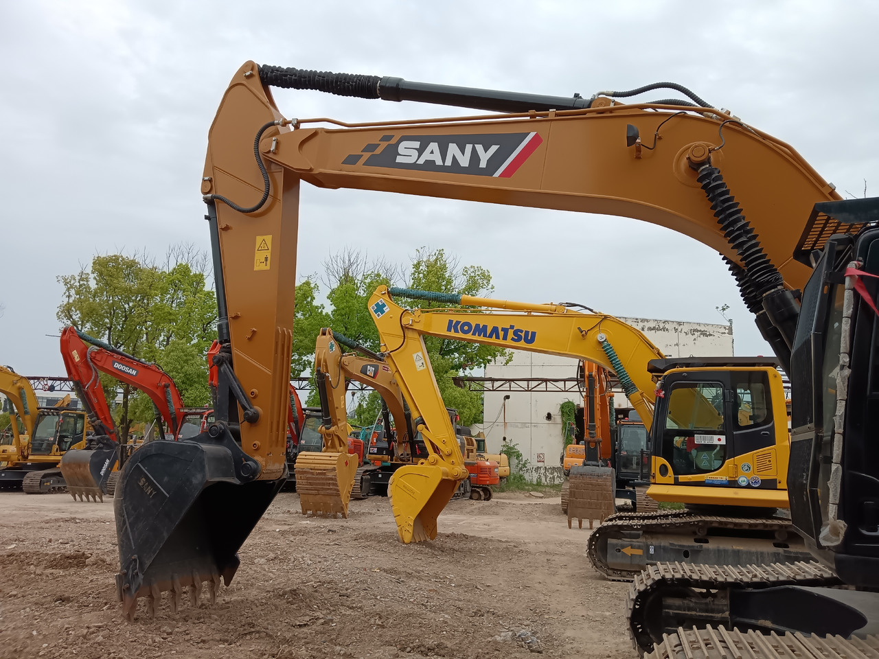 SANY 235C SY 235 C - Escavatore cingolato: foto 2 SANY 235C SY 235 C - Escavatore cingolato: foto 2
