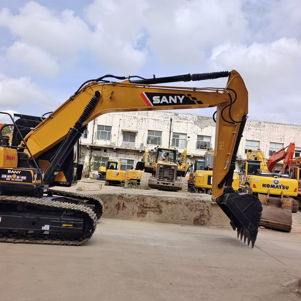 SANY SY 215C - 9 SY21C-9 - Escavatore cingolato: foto 2 SANY SY 215C - 9 SY21C-9 - Escavatore cingolato: foto 2