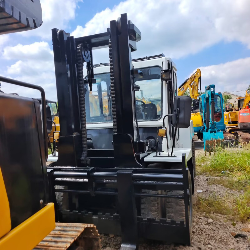 TCM FD100 10 TON - Carrello elevatore diesel: foto 3 TCM FD100 10 TON - Carrello elevatore diesel: foto 3