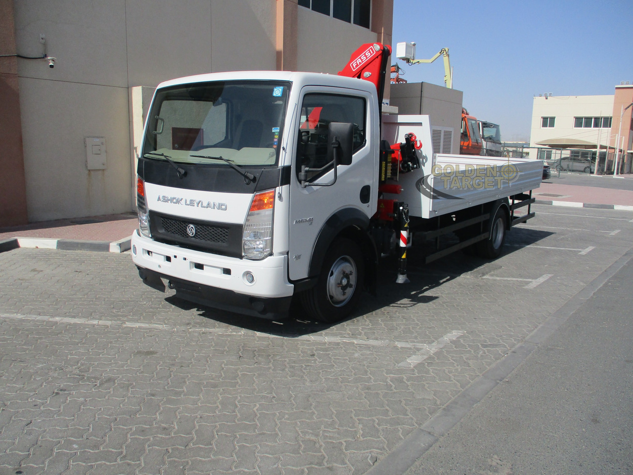 Ashok Leyland PARTNER LX 4x2 with Fassi F50A.022 Crane - Camion con gru: foto 2 Ashok Leyland PARTNER LX 4x2 with Fassi F50A.022 Crane - Camion con gru: foto 2