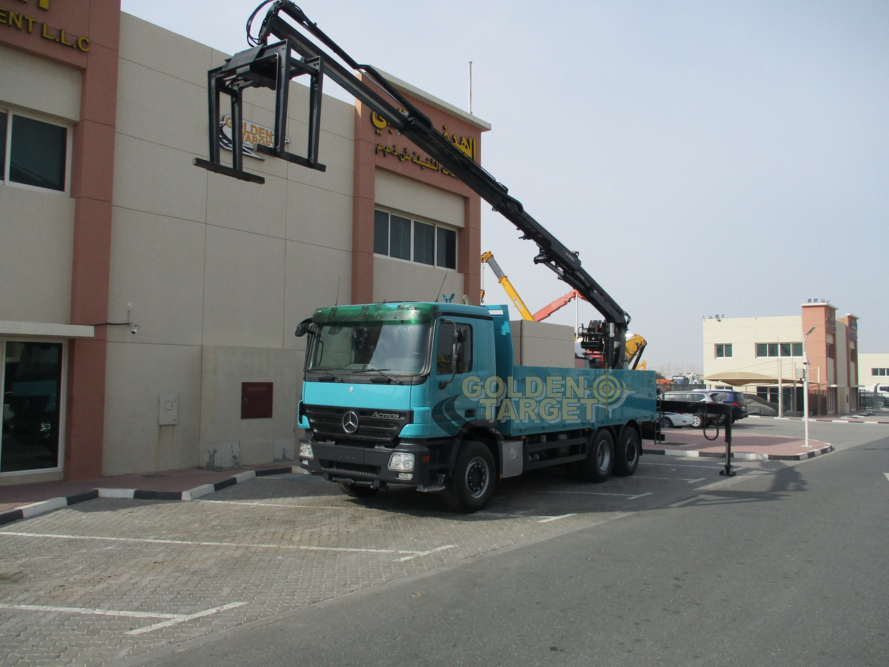 Autocarro con pianale/ Cassone fisso, Camion con gru Mercedes-Benz Actros 2641: foto 9