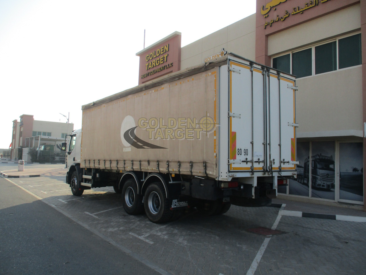 Renault KERAX 380 - Camion centinato: foto 4 Renault KERAX 380 - Camion centinato: foto 4