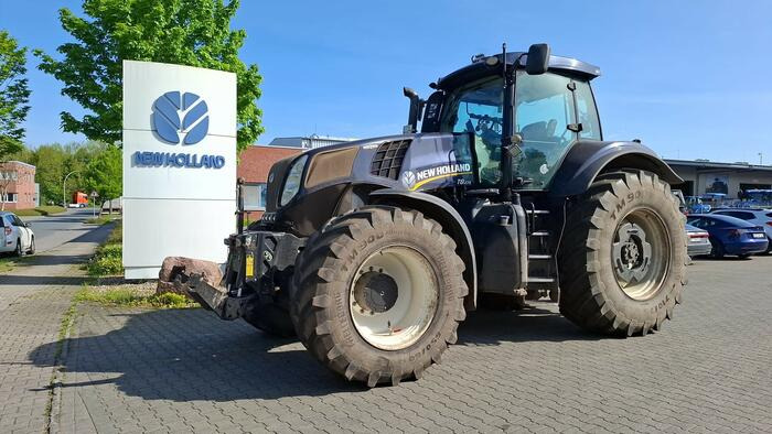 New Holland T8.275 - Trattore: foto 1 New Holland T8.275 - Trattore: foto 1