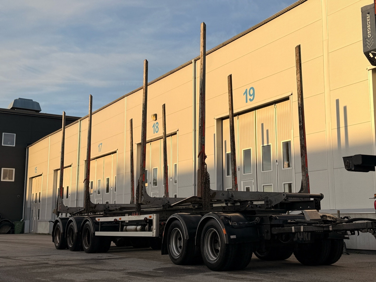 Timmersläp JYKI V52-T00 -2020 - Rimorchio trasporto legname: foto 1 Timmersläp JYKI V52-T00 -2020 - Rimorchio trasporto legname: foto 1