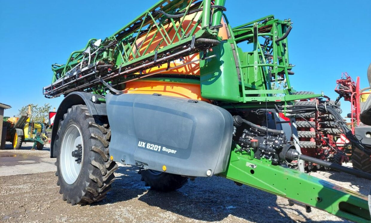 Amazone UX 6201 Super - 24-30-36m - Polverizzatore trainato: foto 3 Amazone UX 6201 Super - 24-30-36m - Polverizzatore trainato: foto 3