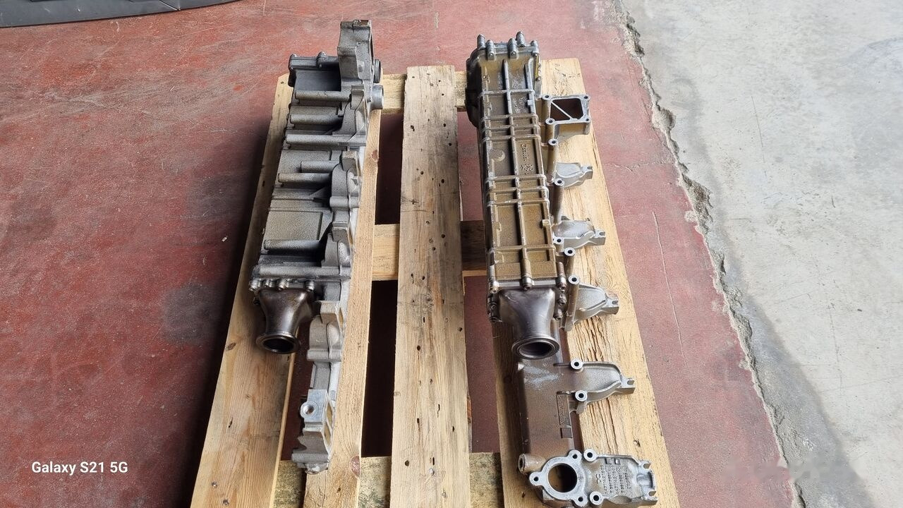 EXHAUST GAS COOLER Behr  Mercedes-Benz ACTROS MP4 EURO 5-6 - Motore e ricambi per Camion: foto 5 EXHAUST GAS COOLER Behr  Mercedes-Benz ACTROS MP4 EURO 5-6 - Motore e ricambi per Camion: foto 5