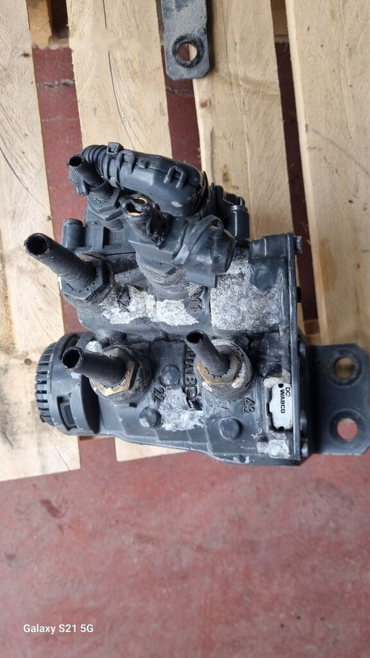 Knorr-Bremse AIR DRYER Mercedes-Benz ACTROS MP4 - Valvola freno per Camion: foto 4 Knorr-Bremse AIR DRYER Mercedes-Benz ACTROS MP4 - Valvola freno per Camion: foto 4