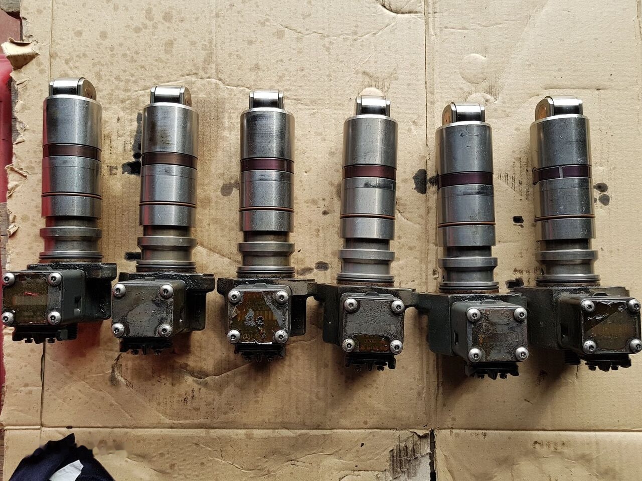 Mercedes-Benz ATEGO,ACTROS truck - Pompa di alimentazione per Camion: foto 5 Mercedes-Benz ATEGO,ACTROS truck - Pompa di alimentazione per Camion: foto 5