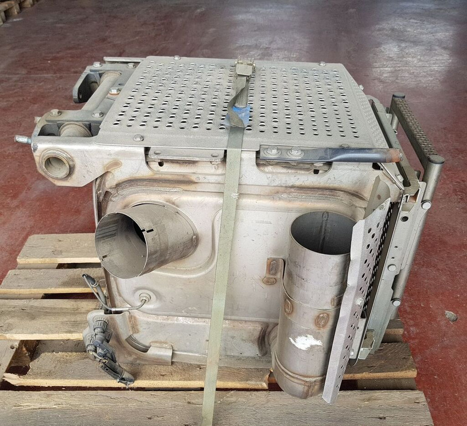 Mercedes-Benz GILLET Z308246 A 957 490 05 14 Mercedes-Benz - Convertitore catalitico per Camion: foto 1 Mercedes-Benz GILLET Z308246 A 957 490 05 14 Mercedes-Benz - Convertitore catalitico per Camion: foto 1