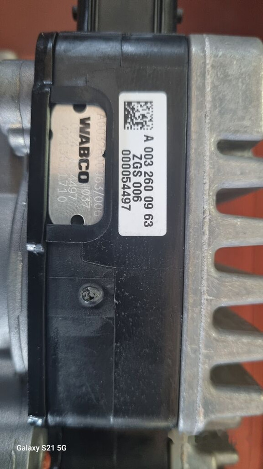 WABCO GATE CYLINDER 3 PEDAL NEW A Mercedes-Benz ACTROS MP2 MP3 - ECU per Camion: foto 2 WABCO GATE CYLINDER 3 PEDAL NEW A Mercedes-Benz ACTROS MP2 MP3 - ECU per Camion: foto 2