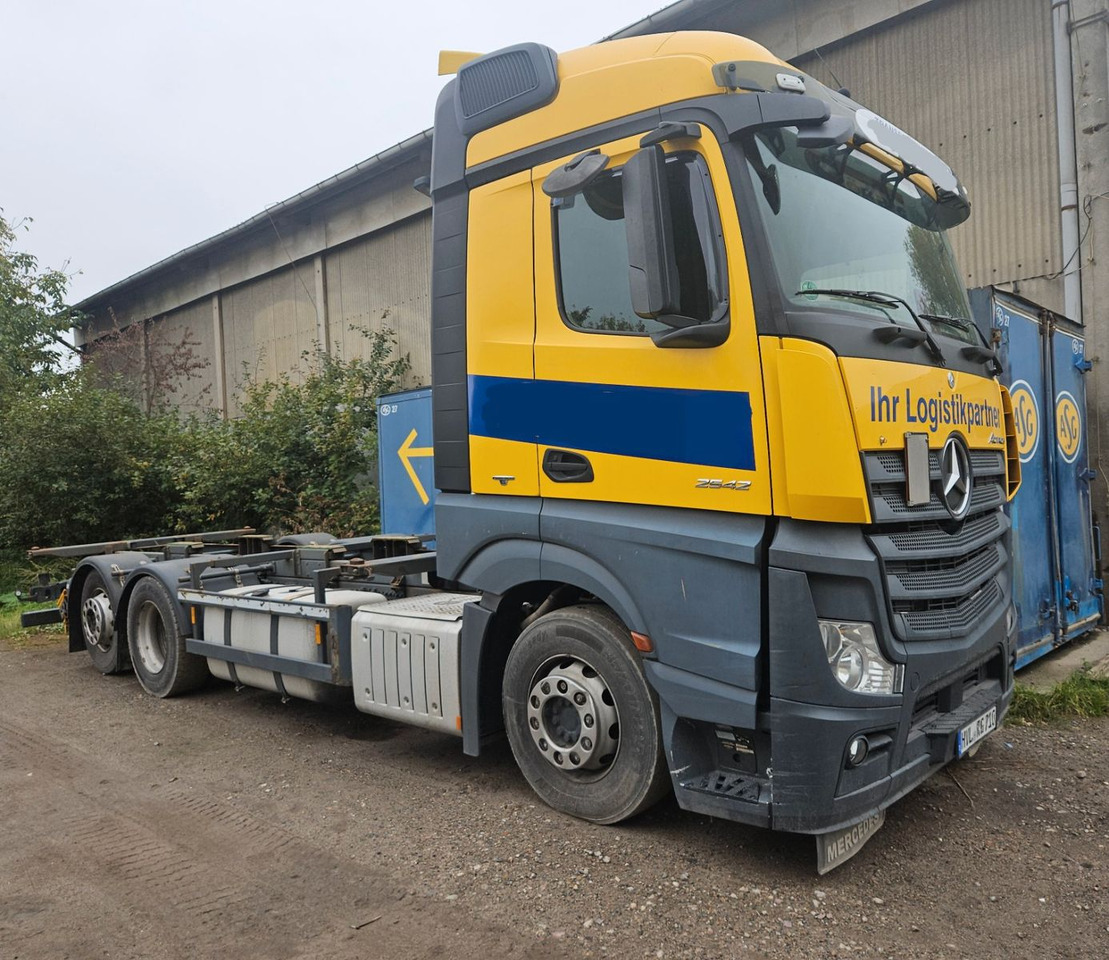 Mercedes-Benz Actros 2542 6x2 BDF - Autocarro portacontainer/ Caisse interchangeable: foto 1 Mercedes-Benz Actros 2542 6x2 BDF - Autocarro portacontainer/ Caisse interchangeable: foto 1