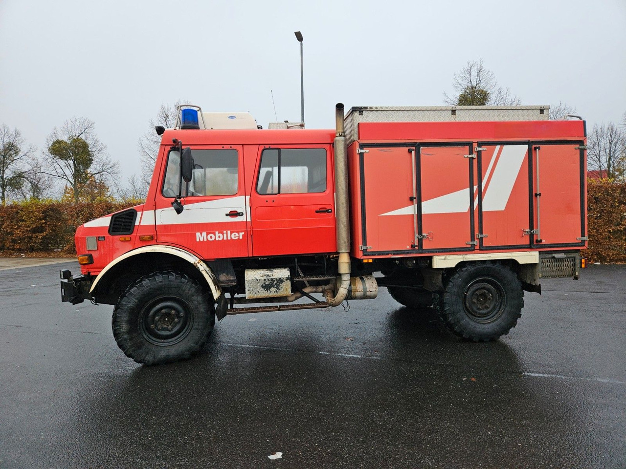 Unimog U4000 4x4 DOKA Tanklöschfahrzeug Feuerwehr - Camion cisterna: foto 2 Unimog U4000 4x4 DOKA Tanklöschfahrzeug Feuerwehr - Camion cisterna: foto 2