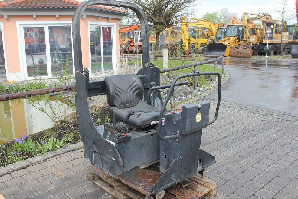 Bomag BW 100 AC 3 - Cabina e interni per Rullo combinato: foto 2 Bomag BW 100 AC 3 - Cabina e interni per Rullo combinato: foto 2