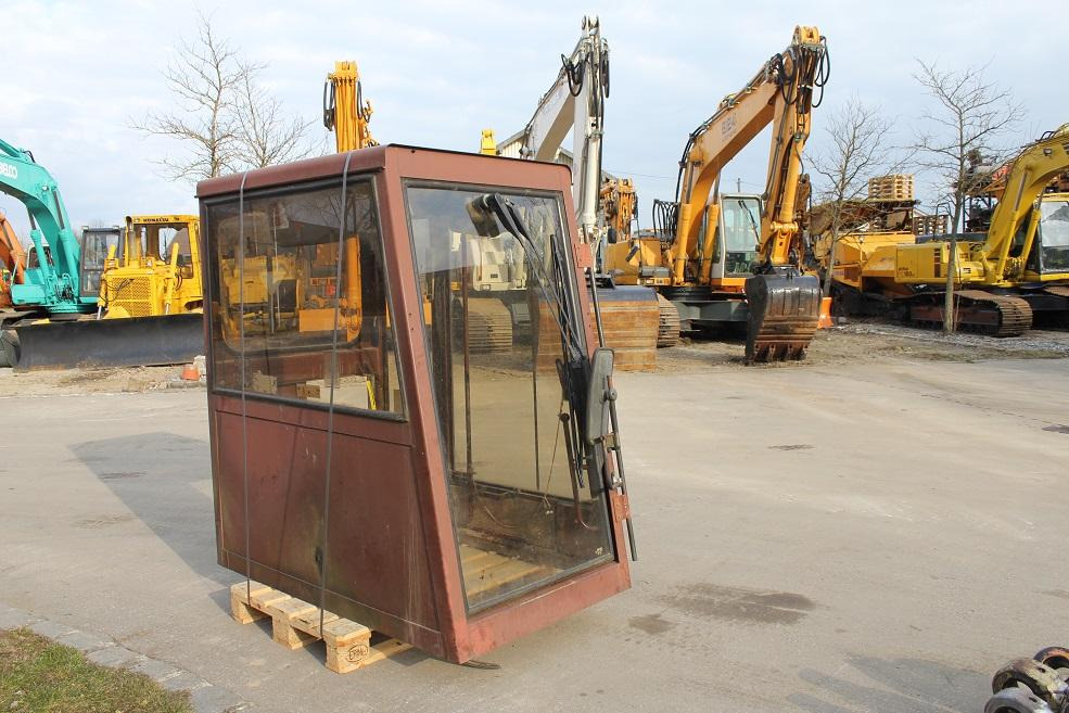 Case 1088 - Cabina per Macchina da cantiere: foto 3 Case 1088 - Cabina per Macchina da cantiere: foto 3