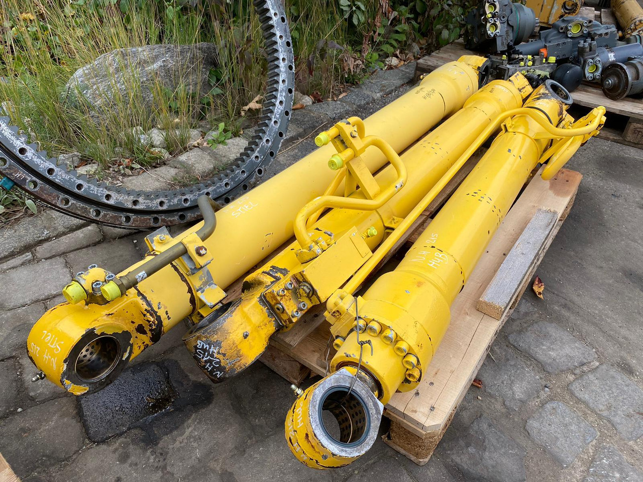 Holland E 215 - Cilindro idraulico per Macchina da cantiere: foto 4 Holland E 215 - Cilindro idraulico per Macchina da cantiere: foto 4