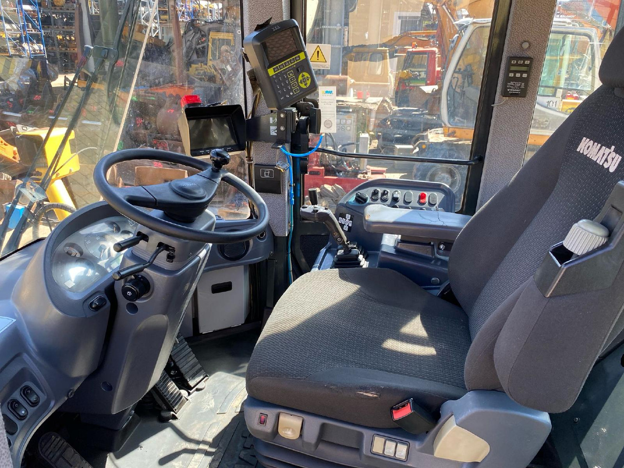 Pala gommata Komatsu WA 380: foto 12