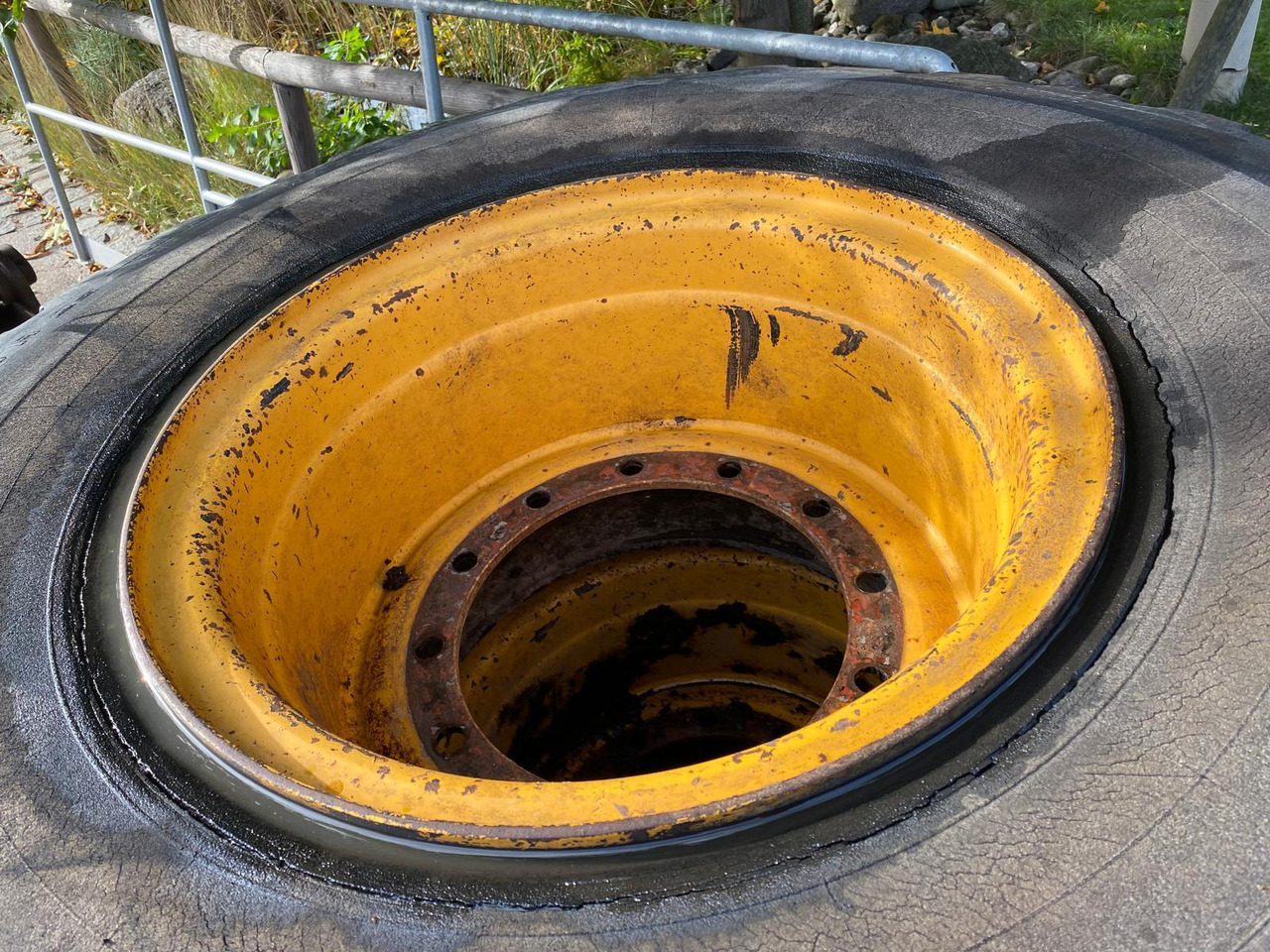 Liebherr 20,5R 25 aus L531 - Ruota completa per Macchina da cantiere: foto 2 Liebherr 20,5R 25 aus L531 - Ruota completa per Macchina da cantiere: foto 2