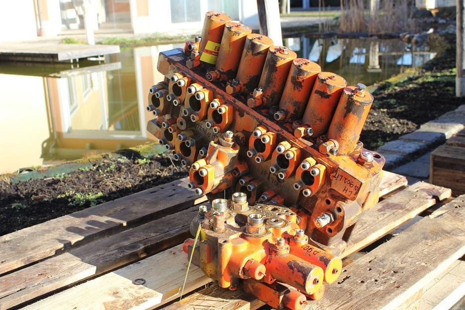 Liebherr A 902 LIT - Valvola idraulica per Macchina da cantiere: foto 5 Liebherr A 902 LIT - Valvola idraulica per Macchina da cantiere: foto 5