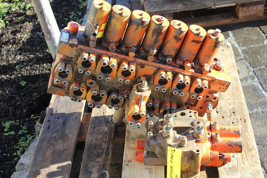 Liebherr A 902 LIT - Valvola idraulica per Macchina da cantiere: foto 1 Liebherr A 902 LIT - Valvola idraulica per Macchina da cantiere: foto 1