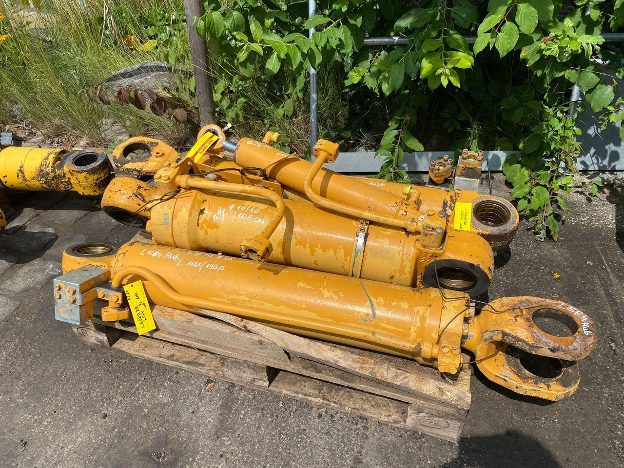 Liebherr L 564 - Cilindro idraulico per Macchina da cantiere: foto 3 Liebherr L 564 - Cilindro idraulico per Macchina da cantiere: foto 3