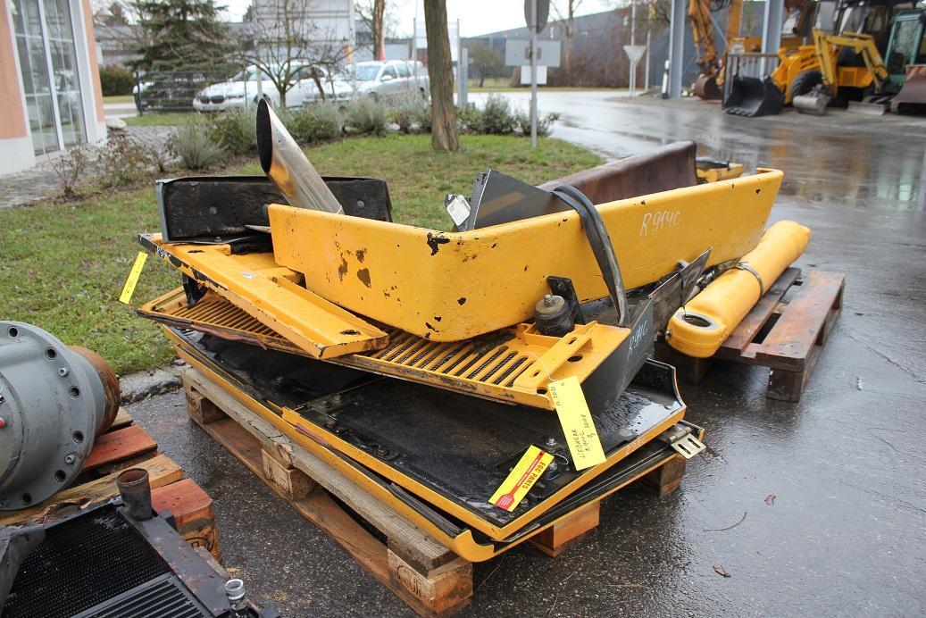 Liebherr R 914 C - Carrozzeria ed esterni per Escavatore: foto 1 Liebherr R 914 C - Carrozzeria ed esterni per Escavatore: foto 1