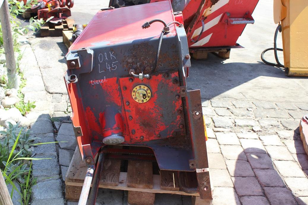 O&K L 45 - Serbatoio carburante per Pala gommata: foto 4 O&K L 45 - Serbatoio carburante per Pala gommata: foto 4