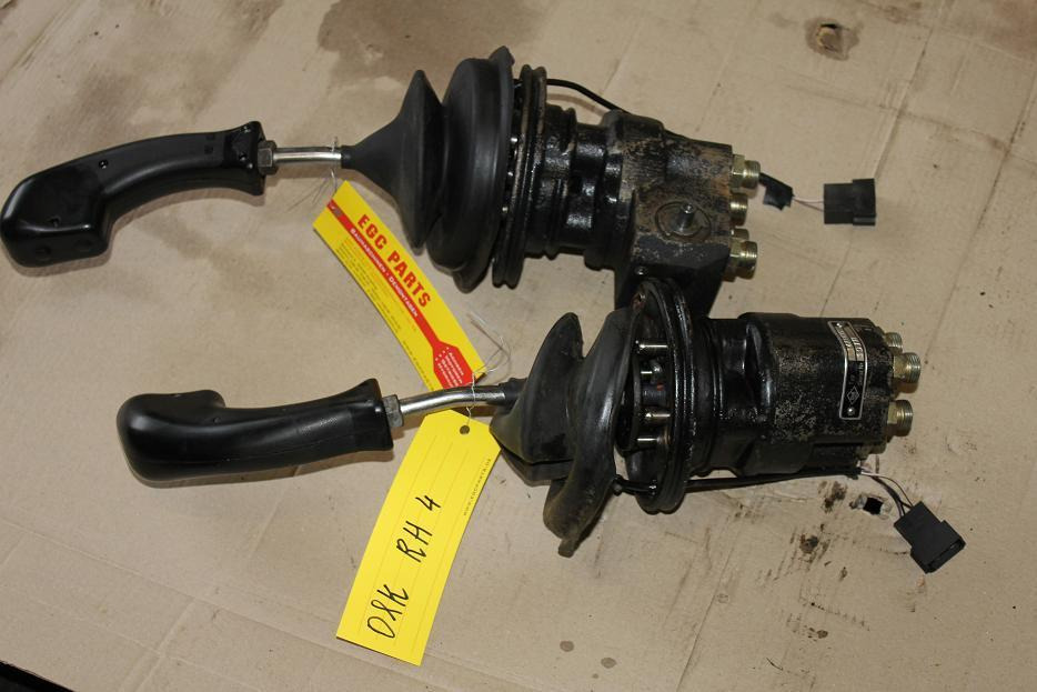 O&K RH 4 PMS Joystick - Cabina e interni per Macchina da cantiere: foto 1 O&K RH 4 PMS Joystick - Cabina e interni per Macchina da cantiere: foto 1