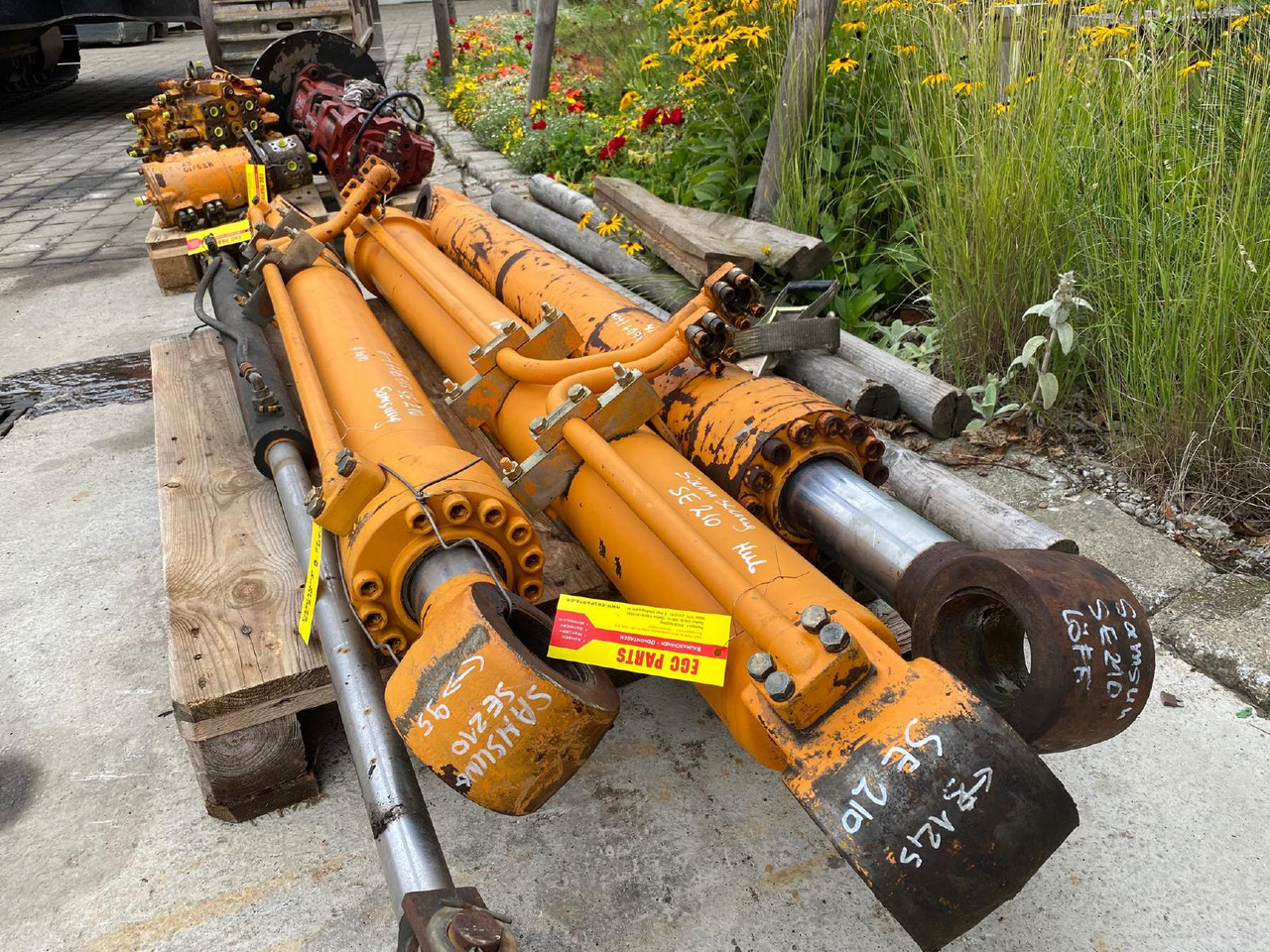 Samsung SE 210 - Cilindro idraulico per Macchina da cantiere: foto 2 Samsung SE 210 - Cilindro idraulico per Macchina da cantiere: foto 2