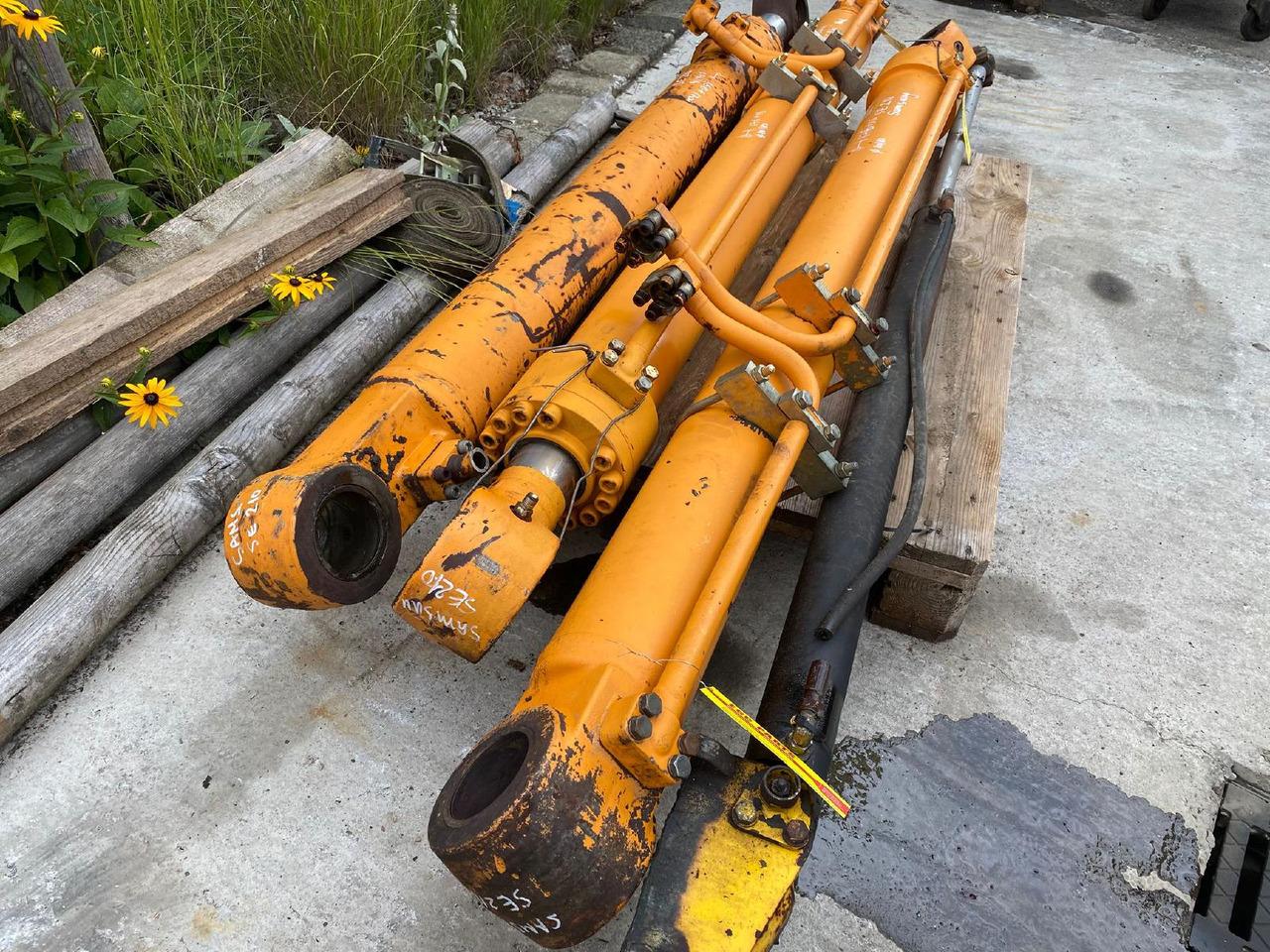 Samsung SE 210 - Cilindro idraulico per Macchina da cantiere: foto 4 Samsung SE 210 - Cilindro idraulico per Macchina da cantiere: foto 4