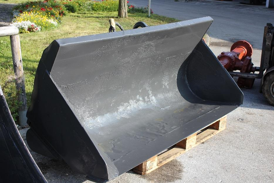 Schaeff SKL831/ ZL 6B - Benna per pala per Macchina da cantiere: foto 1 Schaeff SKL831/ ZL 6B - Benna per pala per Macchina da cantiere: foto 1