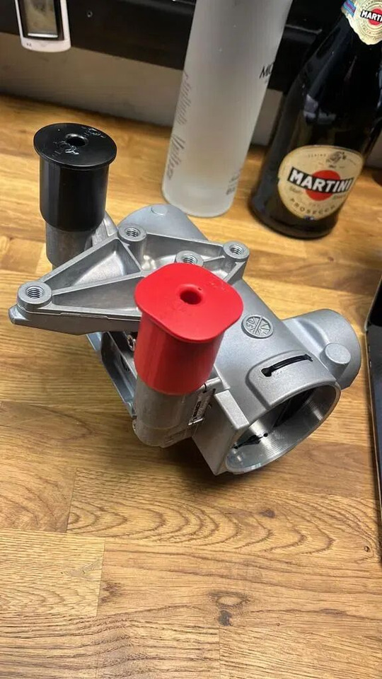 NOWY ZAWÓR PARKUJĄCO LUZUJĄCY WABCO 9710029100 - Valvola freno per Camion: foto 1 NOWY ZAWÓR PARKUJĄCO LUZUJĄCY WABCO 9710029100 - Valvola freno per Camion: foto 1