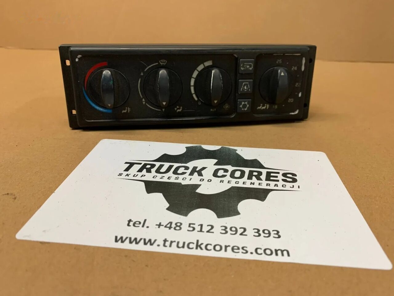 Scania Sterownik Klimatyzacji KT010 VOLVO P/N 21093503 Scania truck - Cruscotto per Camion: foto 1 Scania Sterownik Klimatyzacji KT010 VOLVO P/N 21093503 Scania truck - Cruscotto per Camion: foto 1