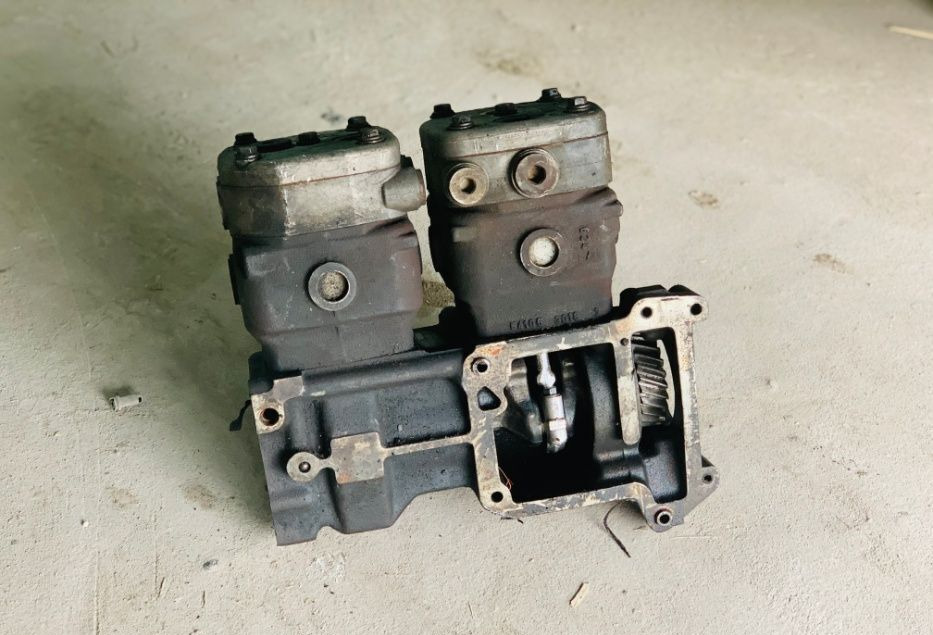 WABCO 2 cylindry oryginał 51.54112-3028 MAN TGA 51.54112-3028 - Compressore per Camion: foto 1 WABCO 2 cylindry oryginał 51.54112-3028 MAN TGA 51.54112-3028 - Compressore per Camion: foto 1