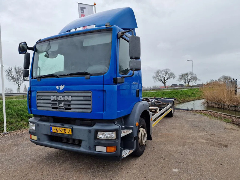 MAN TGM 15.240 container, BDF, 2009, NL Truck - Autocarro portacontainer/ Caisse interchangeable: foto 1 MAN TGM 15.240 container, BDF, 2009, NL Truck - Autocarro portacontainer/ Caisse interchangeable: foto 1