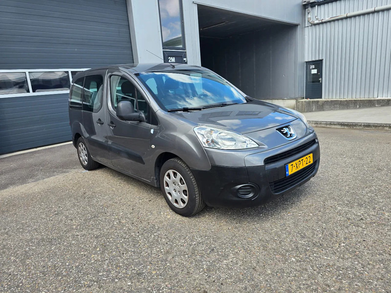 Peugeot Partner 1.6 benzine - Autovettura: foto 2 Peugeot Partner 1.6 benzine - Autovettura: foto 2