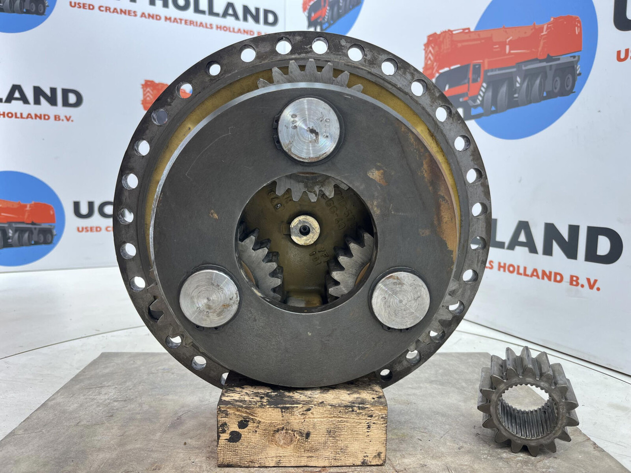 FAUN RTF 30 Planetary gear 15-23-63-36-3pl-H25-24 - Motore di traslazione per Gru: foto 4 FAUN RTF 30 Planetary gear 15-23-63-36-3pl-H25-24 - Motore di traslazione per Gru: foto 4