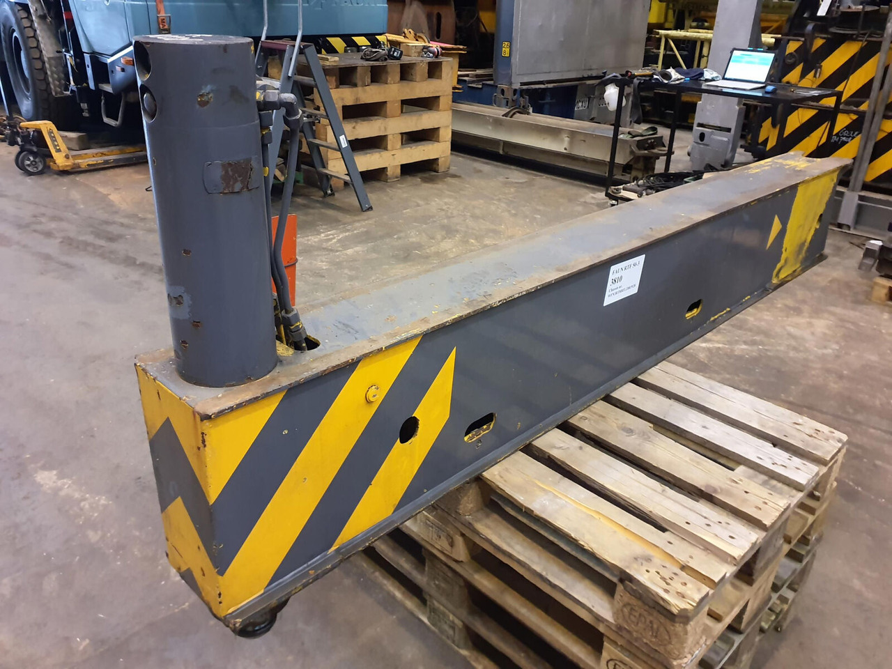 FAUN RTF 50-3 outrigger beam front complete - Sospensione per Autogru: foto 2 FAUN RTF 50-3 outrigger beam front complete - Sospensione per Autogru: foto 2