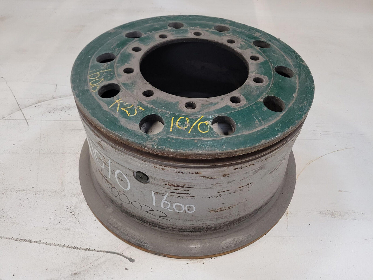 FAUN Rim 445/95R25 10 0 3p - Cerchione per Gru: foto 1 FAUN Rim 445/95R25 10 0 3p - Cerchione per Gru: foto 1