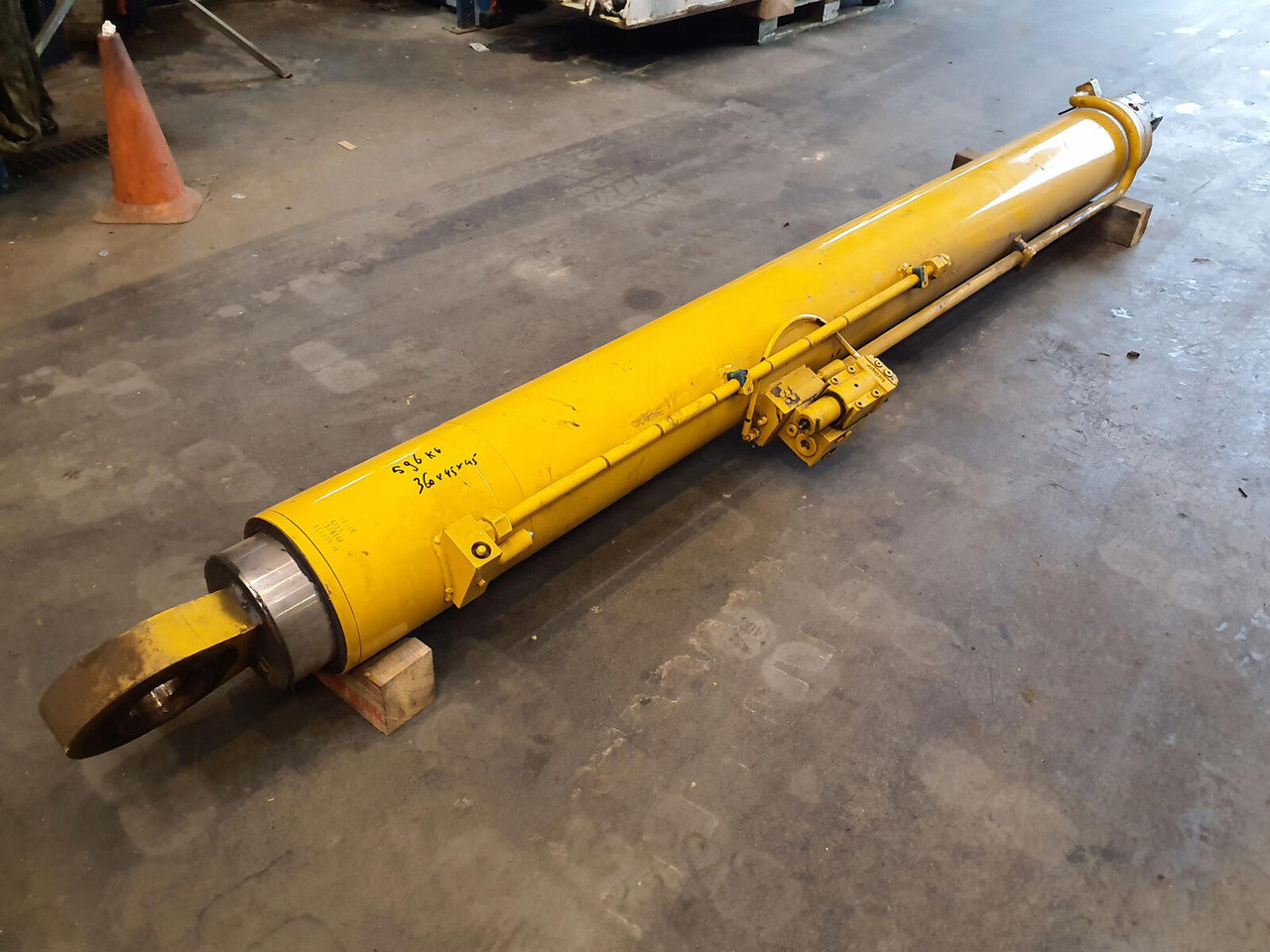 Grove GMK 3050 boom cylinder - Cilindro idraulico per Autogru: foto 4 Grove GMK 3050 boom cylinder - Cilindro idraulico per Autogru: foto 4