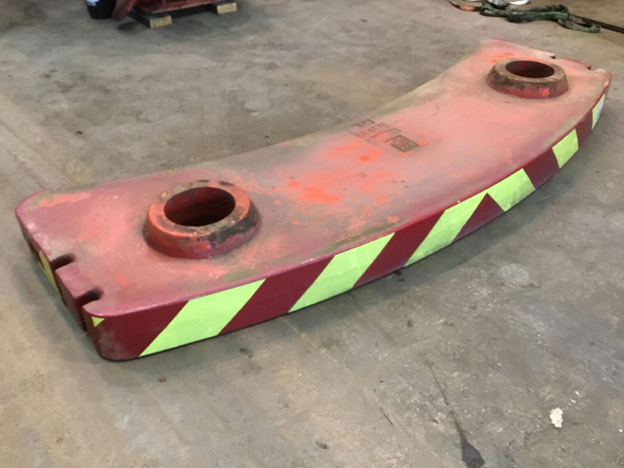 Grove GMK 3055 counterweight 2 ton - Contrappeso per Autogru: foto 1 Grove GMK 3055 counterweight 2 ton - Contrappeso per Autogru: foto 1