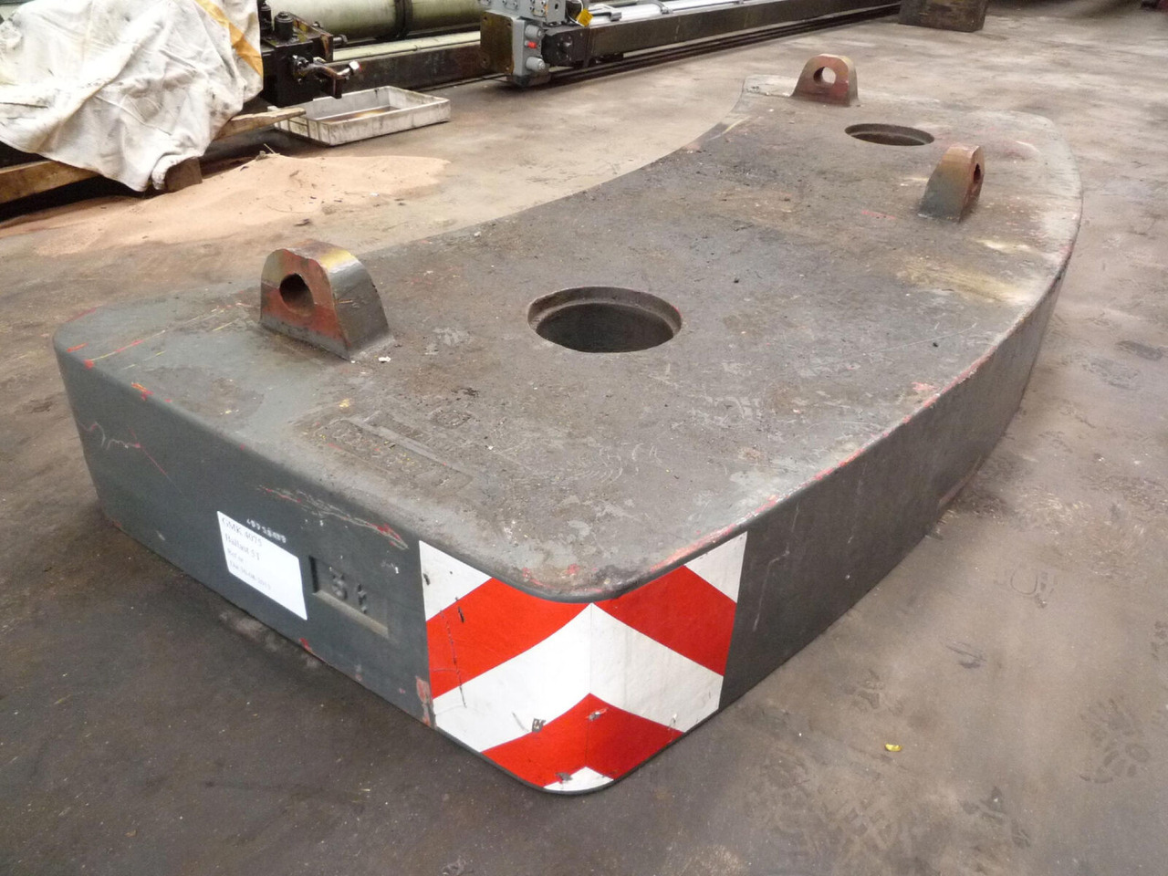 Grove GMK 4075 counterweight 5,0 ton - Contrappeso per Autogru: foto 1 Grove GMK 4075 counterweight 5,0 ton - Contrappeso per Autogru: foto 1