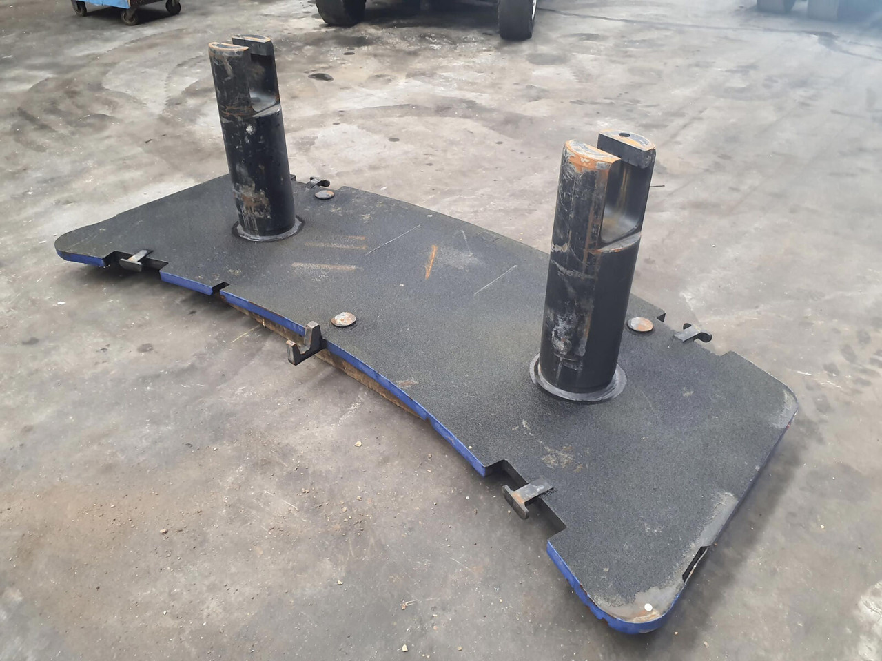 Grove GMK 4090 counterweight 1.1T - Contrappeso per Autogru: foto 4 Grove GMK 4090 counterweight 1.1T - Contrappeso per Autogru: foto 4