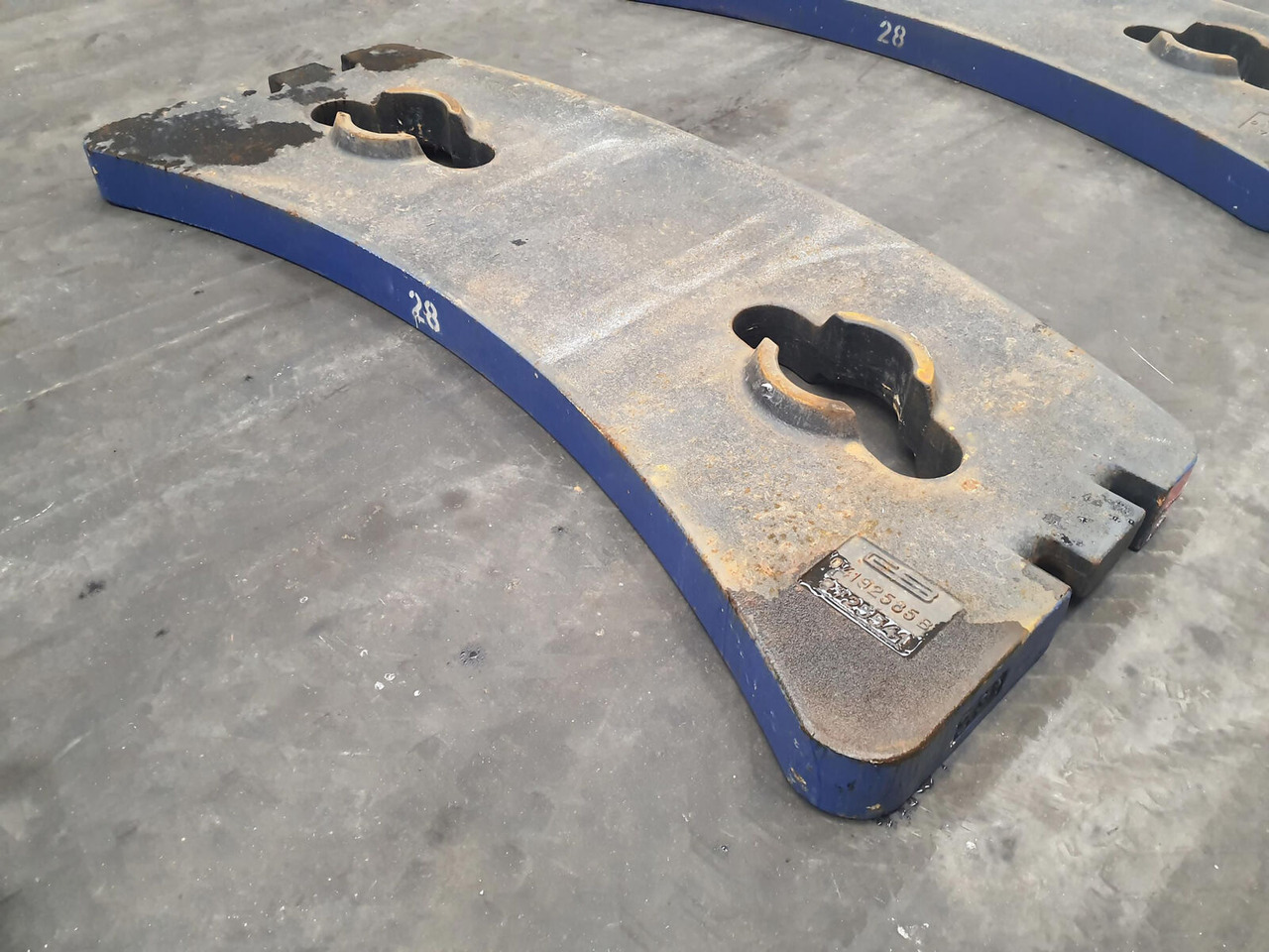 Grove GMK 4090 counterweight 2.3T - Contrappeso per Autogru: foto 1 Grove GMK 4090 counterweight 2.3T - Contrappeso per Autogru: foto 1