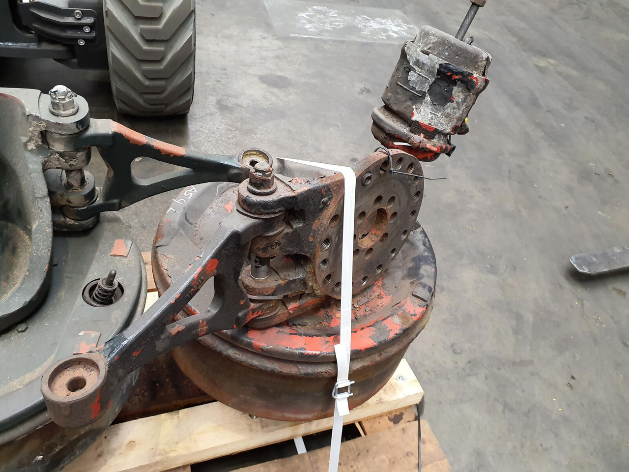 Grove GMK 5100 Megatrak axle housing - Fuso a snodo per Autogru: foto 5 Grove GMK 5100 Megatrak axle housing - Fuso a snodo per Autogru: foto 5