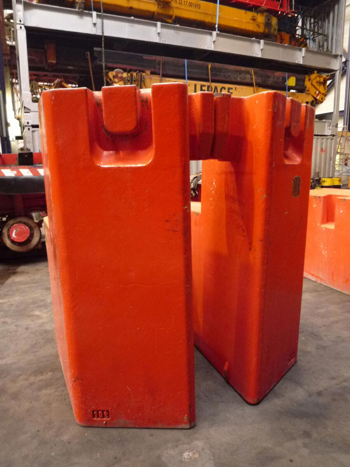 Grove GMK 6250/6300 counterweight 10 ton - Contrappeso per Autogru: foto 2 Grove GMK 6250/6300 counterweight 10 ton - Contrappeso per Autogru: foto 2