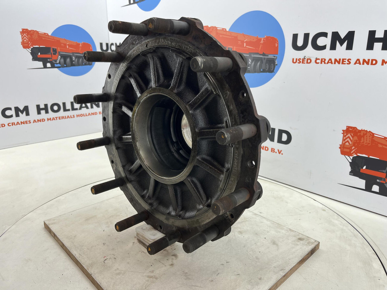 Grove GMK Megatrak wheel hub - Mozzo per Gru: foto 1 Grove GMK Megatrak wheel hub - Mozzo per Gru: foto 1