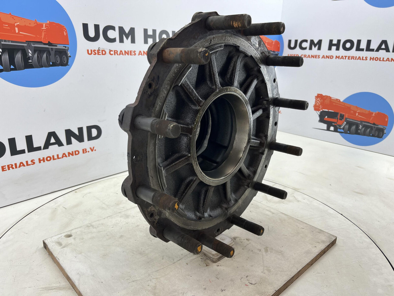 Grove GMK Megatrak wheel hub - Mozzo per Gru: foto 2 Grove GMK Megatrak wheel hub - Mozzo per Gru: foto 2