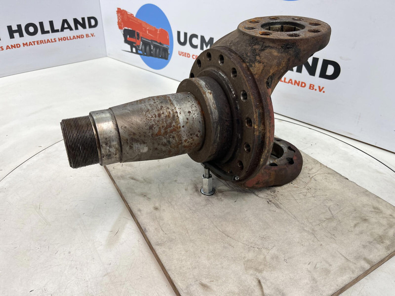 Liebherr LT 1090 Steering knuckle 16 holes - Fuso a snodo per Gru: foto 1 Liebherr LT 1090 Steering knuckle 16 holes - Fuso a snodo per Gru: foto 1
