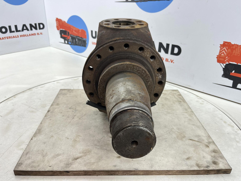 Liebherr LT 1090 Steering knuckle 16 holes - Fuso a snodo per Gru: foto 2 Liebherr LT 1090 Steering knuckle 16 holes - Fuso a snodo per Gru: foto 2